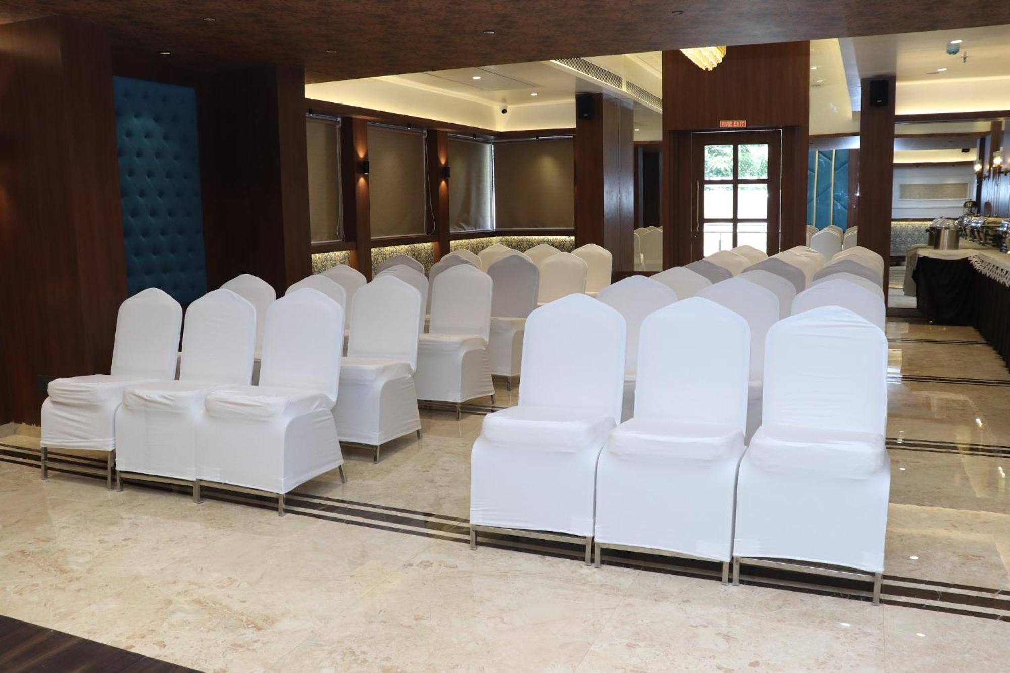 Hotel Golden Nest Thane Exterior photo