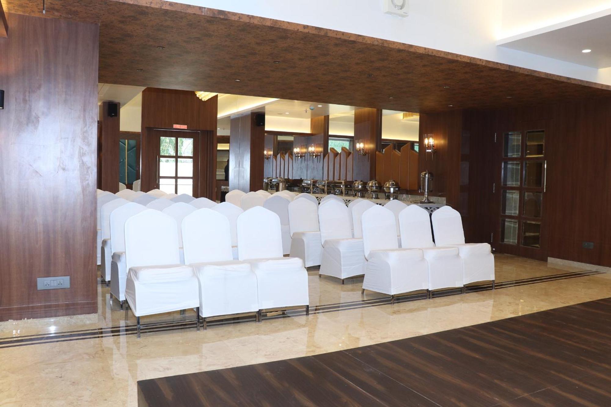 Hotel Golden Nest Thane Exterior photo