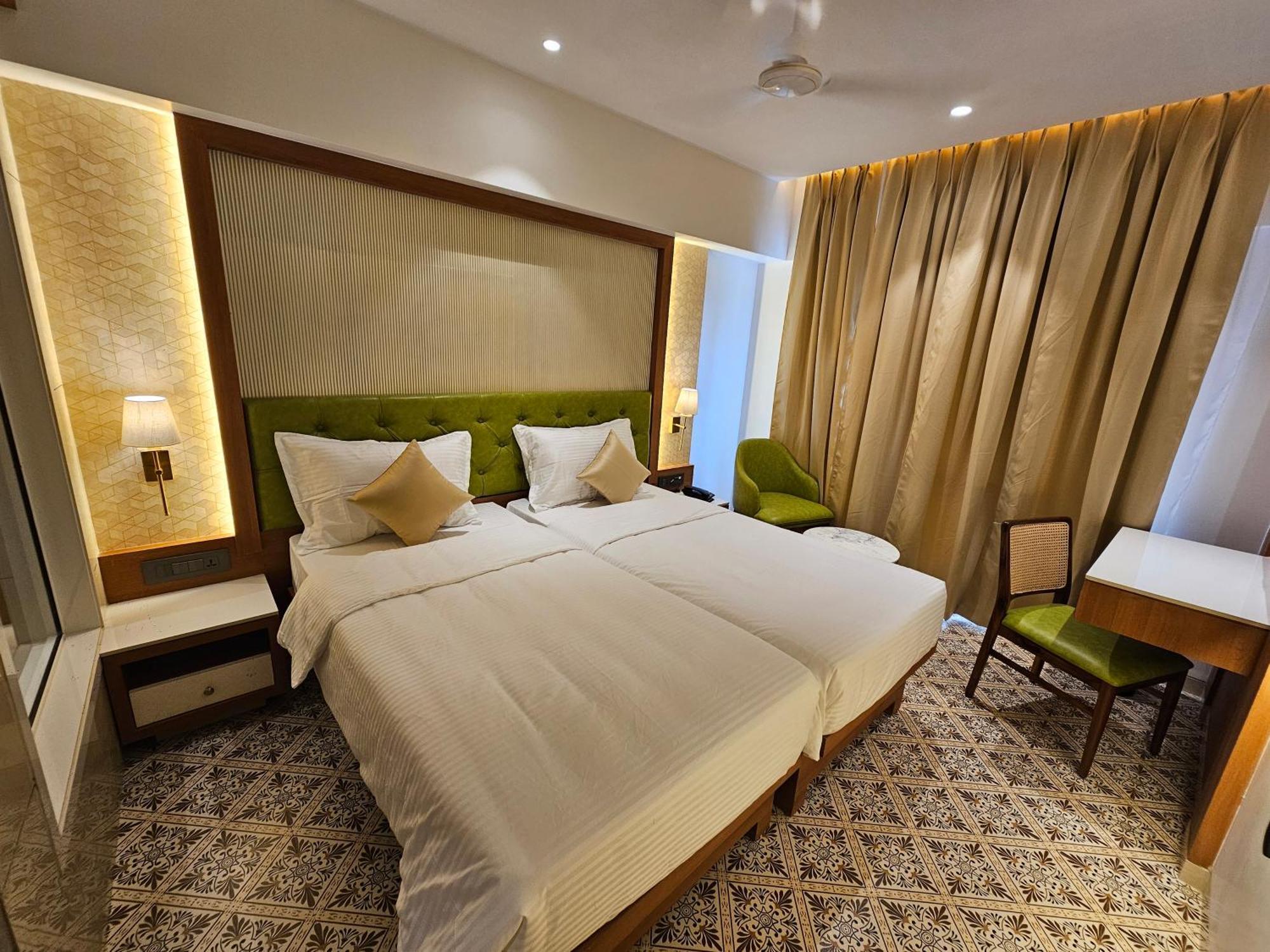 Hotel Golden Nest Thane Exterior photo