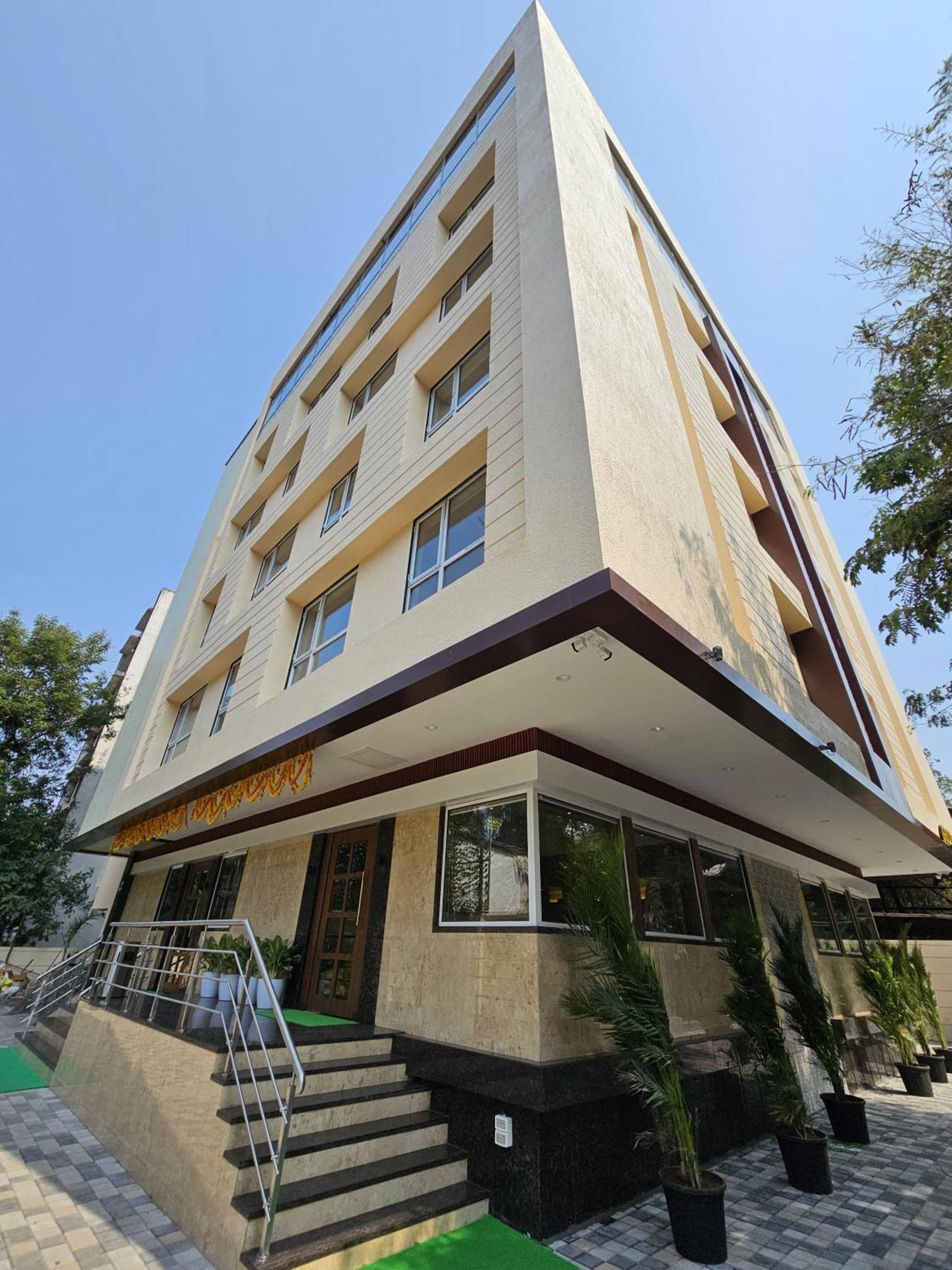 Hotel Golden Nest Thane Exterior photo